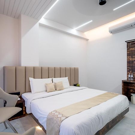 Hotel Darshan Executive Tuljapur Eksteriør bilde