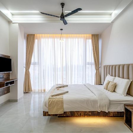 Hotel Darshan Executive Tuljapur Eksteriør bilde