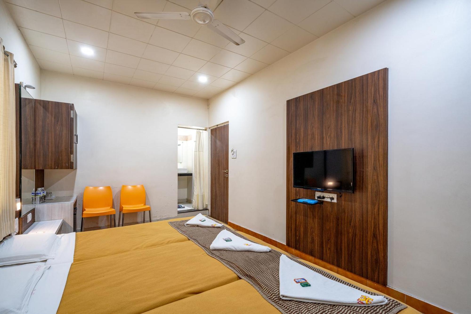 Hotel Darshan Executive Tuljapur Eksteriør bilde